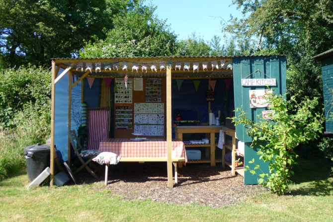 Cwt Gwyrdd Camp Kitchen